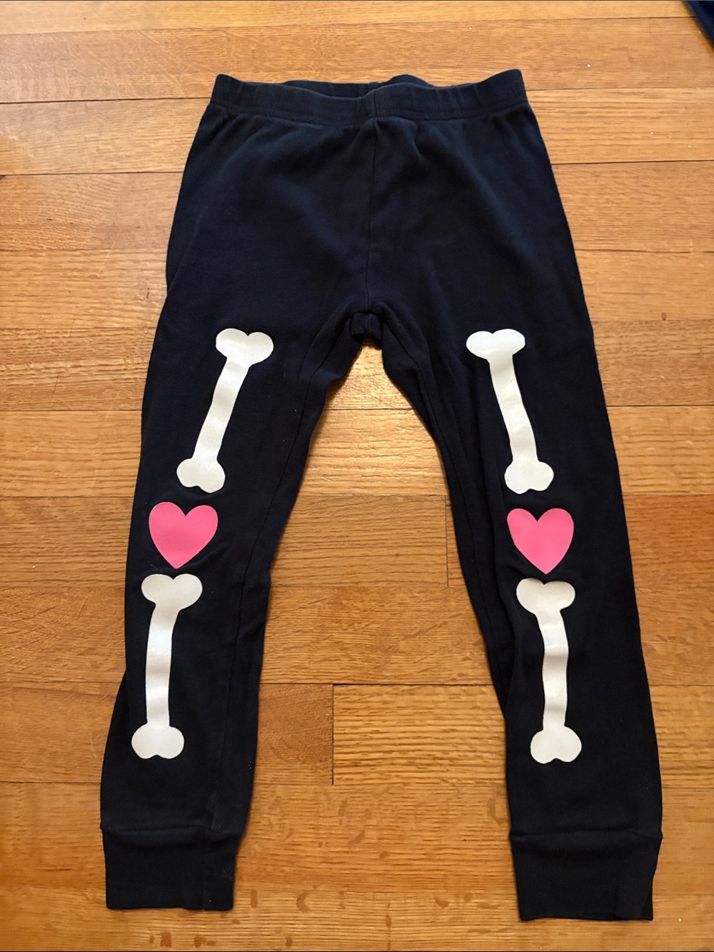 Girls 4T Halloween bundle: PJs, sweatshirt, shirt - Picture 7 of 16